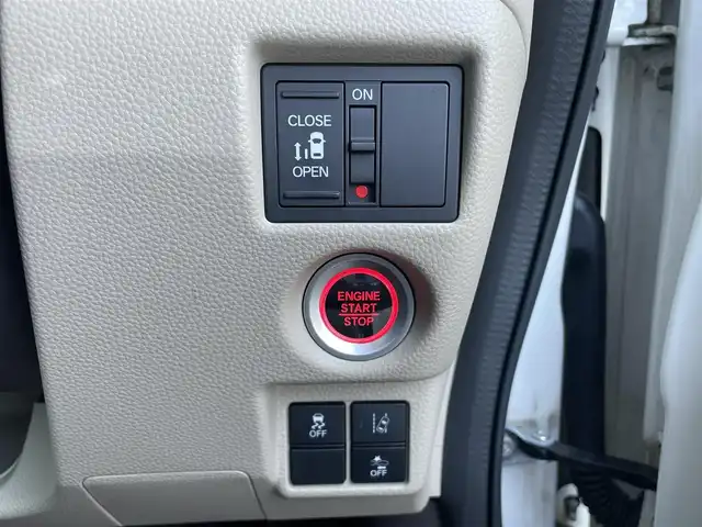 ホンダ Ｎ ＢＯＸ G L ホンダセンシング 青森県 2019(令1)年 2.7万km プラチナホワイトパール ワンオーナー/４WD/純正Gathersナビ/(AM/FM/CD/DVD/フルセグ/Bluetooth/USB)/純正エンジンスターター/モデューロAW夏タイヤ/クルーズコントロール/レーンアシスト/衝突軽減システム/片側パワースライドドア/バックカメラ/社外ドライブレコーダー/シートヒーター/LEDヘッドライト/スペアキー/純正ホイールキャップ冬タイヤ車載/取扱説明書/保証書