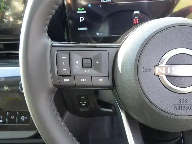 日産 セレナ e－パワー ハイウェイスター V 千葉県 2025(令7)年 0.1千km プリズムホワイト e-POWER　ハイウエイスターV　ヘッドランプ オートレベライザー+アダプティブLEDヘッドライトシステム+インテリジェント アラウンドビューモニター（移動物 検知機能付）+インテリジェント ルームミラー+アドバンスドドライブアシストディスプレイ（12.3インチカラーディスプレイ）+統合型インターフェースディスプレイ+ワイヤレス充電器+6スピーカー+NissanConnectナビゲーションシステム（地デジ内蔵）+車載通信ユニット（TCU［Telematics Control Unit］）+ETC2.0ユニット（ビルトインタイプ）+ドライブレコーダー（前後セット）+プロパイロット（ナビリンク機能付）+プロパイロット緊急停止支援システム（SOSコール機能付）+SOSコール（488/400円）/エマージェンシーブレーキ/プロパイロット/インテリジェントクルーズコントロール/ハンズフリー両側パワースライドドア/インテリジェントルームミラー/ワイヤレス充電/純正コネクトナビ/地デジTV/【Bluetooth接続】/アラウンドビューモニター/ステアリングスイッチ/ETC（2.0）/LEDヘッドライト/フォグライト/ウインカーミラー/コーナーセンサー/純正16インチアルミホイル