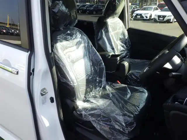 日産 セレナ e－パワー ハイウェイスター V 千葉県 2025(令7)年 0.1千km プリズムホワイト e-POWER　ハイウエイスターV　ヘッドランプ オートレベライザー+アダプティブLEDヘッドライトシステム+インテリジェント アラウンドビューモニター（移動物 検知機能付）+インテリジェント ルームミラー+アドバンスドドライブアシストディスプレイ（12.3インチカラーディスプレイ）+統合型インターフェースディスプレイ+ワイヤレス充電器+6スピーカー+NissanConnectナビゲーションシステム（地デジ内蔵）+車載通信ユニット（TCU［Telematics Control Unit］）+ETC2.0ユニット（ビルトインタイプ）+ドライブレコーダー（前後セット）+プロパイロット（ナビリンク機能付）+プロパイロット緊急停止支援システム（SOSコール機能付）+SOSコール（488/400円）/エマージェンシーブレーキ/プロパイロット/インテリジェントクルーズコントロール/ハンズフリー両側パワースライドドア/インテリジェントルームミラー/ワイヤレス充電/純正コネクトナビ/地デジTV/【Bluetooth接続】/アラウンドビューモニター/ステアリングスイッチ/ETC（2.0）/LEDヘッドライト/フォグライト/ウインカーミラー/コーナーセンサー/純正16インチアルミホイル