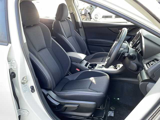 スバル インプレッサ スポーツ 1．6i－LアイサイトSスタイル 道北・旭川 2019(令1)年 1.1万km クリスタルホワイトP /4WD//禁煙車//純正SDナビ//CD/DVD/SD/MSV/BT/フルセグ//サイド・バックカメラ//アイサイトVer3//衝突軽減ブレーキ//レーンキープ//レーダークルーズコントロール//ブラインドスポットモニター//誤発進抑制//コーナーセンサー//アイドリングストップ//パドルシフト//ミラーヒーター//SRH//オートライト//LEDヘッドライト//フォグライト//リアフォグ//ヘッドライトウォッシャー//ドライブレコーダー//ETC//フロントデアイサー//オートワイパー//純正フロアマット//トノカバー