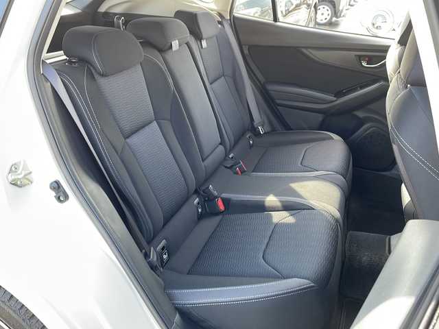 スバル インプレッサ スポーツ 1．6i－LアイサイトSスタイル 道北・旭川 2019(令1)年 1.1万km クリスタルホワイトP /4WD//禁煙車//純正SDナビ//CD/DVD/SD/MSV/BT/フルセグ//サイド・バックカメラ//アイサイトVer3//衝突軽減ブレーキ//レーンキープ//レーダークルーズコントロール//ブラインドスポットモニター//誤発進抑制//コーナーセンサー//アイドリングストップ//パドルシフト//ミラーヒーター//SRH//オートライト//LEDヘッドライト//フォグライト//リアフォグ//ヘッドライトウォッシャー//ドライブレコーダー//ETC//フロントデアイサー//オートワイパー//純正フロアマット//トノカバー