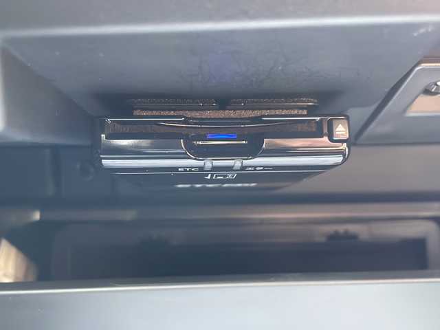 スバル インプレッサ スポーツ 1．6i－LアイサイトSスタイル 道北・旭川 2019(令1)年 1.1万km クリスタルホワイトP /4WD//禁煙車//純正SDナビ//CD/DVD/SD/MSV/BT/フルセグ//サイド・バックカメラ//アイサイトVer3//衝突軽減ブレーキ//レーンキープ//レーダークルーズコントロール//ブラインドスポットモニター//誤発進抑制//コーナーセンサー//アイドリングストップ//パドルシフト//ミラーヒーター//SRH//オートライト//LEDヘッドライト//フォグライト//リアフォグ//ヘッドライトウォッシャー//ドライブレコーダー//ETC//フロントデアイサー//オートワイパー//純正フロアマット//トノカバー