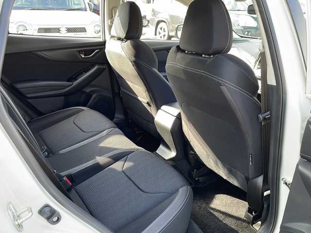 スバル インプレッサ スポーツ 1．6i－LアイサイトSスタイル 道北・旭川 2019(令1)年 1.1万km クリスタルホワイトP /4WD//禁煙車//純正SDナビ//CD/DVD/SD/MSV/BT/フルセグ//サイド・バックカメラ//アイサイトVer3//衝突軽減ブレーキ//レーンキープ//レーダークルーズコントロール//ブラインドスポットモニター//誤発進抑制//コーナーセンサー//アイドリングストップ//パドルシフト//ミラーヒーター//SRH//オートライト//LEDヘッドライト//フォグライト//リアフォグ//ヘッドライトウォッシャー//ドライブレコーダー//ETC//フロントデアイサー//オートワイパー//純正フロアマット//トノカバー