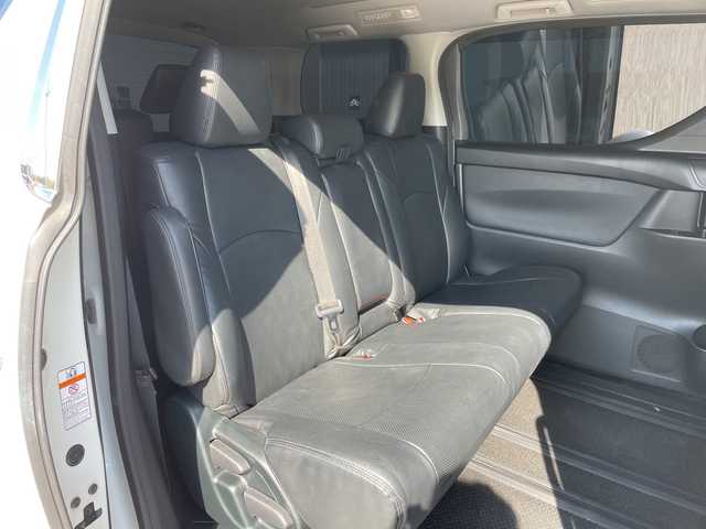 トヨタ アルファード S 愛知県 2022(令4)年 4万km ホワイトパールクリスタルシャイン モデリスタエアロ/モデリスタマフラー/純正9型ディズプレイオーディオナビ/フリップダウンモニター/両側パワースライドドア/レーダークルーズコントロール/バックカメラ/コーナーセンサー/純正アルミホイール/ETC/LEDヘッドライト/レーンキープアシスト/オートマチックハイビーム/ドライブレコーダー/衝突軽減システム/フルセグ/Bluetooth/ステアリングスイッチ/スマートキー/プッシュスタート