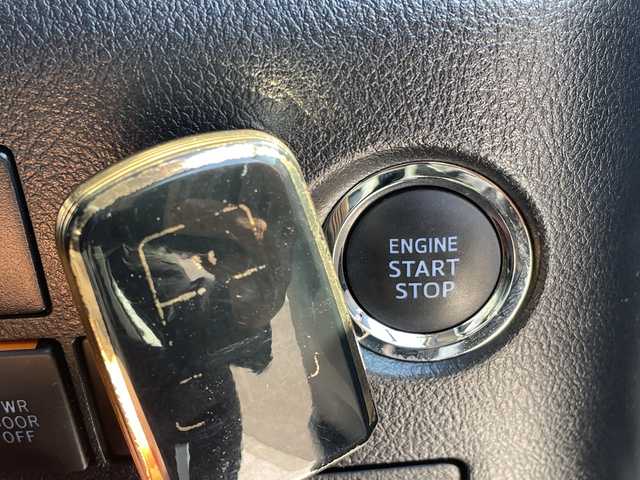 トヨタ アルファード S 愛知県 2022(令4)年 4万km ホワイトパールクリスタルシャイン モデリスタエアロ/モデリスタマフラー/純正9型ディズプレイオーディオナビ/フリップダウンモニター/両側パワースライドドア/レーダークルーズコントロール/バックカメラ/コーナーセンサー/純正アルミホイール/ETC/LEDヘッドライト/レーンキープアシスト/オートマチックハイビーム/ドライブレコーダー/衝突軽減システム/フルセグ/Bluetooth/ステアリングスイッチ/スマートキー/プッシュスタート