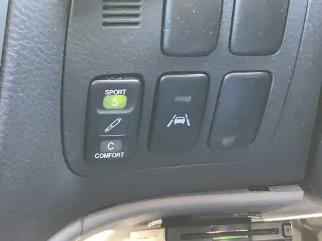 トヨタ アルファード Ｖ AS 埼玉県 2003(平15)年 15.6万km ホワイトパールマイカ 外部検査実施済み/４ＷＤ/社外メモリナビ＆フルセグＴＶ/（ＤＶＤ＆ＢＴ＆ＭＳＶ）/バックカメラ/ＥＴＣ/前後ドライブレコーダー/レーンアシスト/革巻きステアリング/ＡＣ１００Ｖ/純正１７inアルミホイール/リモコンキー/オートライト/ＨＩＤヘッドライト/電動格納ミラー/Ｗエアバッグ/ＡＢＳ/純正フロアマット/ドアバイザー/新車保証書/取扱説明書（車両＆ナビ）