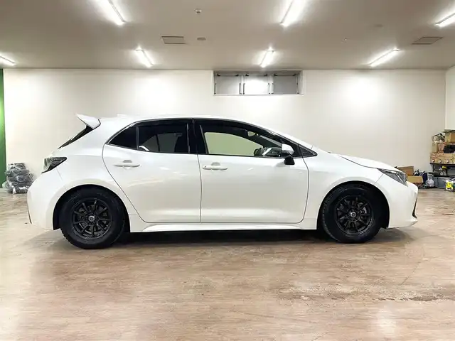 トヨタ カローラ スポーツ G Z 道央・札幌 2019(令1)年 8.6万km ホワイトパールクリスタルシャイン ワンオーナー/4WD/寒冷地仕様/ブリッツ車高調/リアスポイラー/衝突軽減ブレーキ/レーンキープアシスト/横滑り防止/純正ナビ/フルセグTV/Bluetooth/CD/DVD/バックカメラ/フロントワイパーデアイサー/レーダークルーズコントロール/オートマチックハイビーム/ステアリングリモコン/ステアリングヒーター/ミラーヒーター/LEDヘッドライト/LEDフォグランプ/ETC/ドライブレコーダー（前方）/社外レーダー（ASSURA）/WORK18インチAW付サマータイヤ積込み/　255/35/18　2019年製（タイヤ交換要）/スマートキー×2/保証書/取扱説明書
