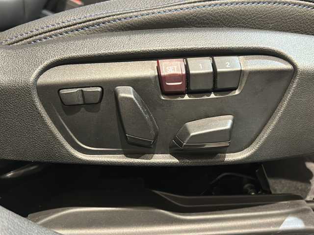 ＢＭＷ １１８ｉ Mスポーツ 新潟県 2021(令3)年 1.3万km グレー オプションカラー　ストームベイメタリック【C3N】/iDriveナビゲーション・パッケージ/・BMWライブ・コックピット/10.25インチ マルチ・ディスプレイ・メーター・パネル、/10.25インチ ワイド・コントロール・ディスプレイ/・HDDナビゲーション・システム【BT】/・BMWインテリジェント・パーソナル・アシスタント/・ETC DSRC/・BMWコネクテッド・ドライブ・プロフェッショナル/・Apple CarPlay/コンフォート・パッケージ/・オートマチック・テールゲート・オペレーション（オープン／クローズ）/・アクティブ・クルーズ・コントロール（ストップ&ゴー機能付）/・コンフォートアクセス/電動フロント・シート/ドライビングアシスト/・レーン・ディパーチャー・ウォーニング/・レーン・チェンジ・ウォーニング/・前車接近警告機能/・衝突回避・被害軽減ブレーキ/・後車衝突警告機能/・クロス・トラフィック・ウォーニング/・トラフィック・サイン・アシスト/パーキングアシスト/・パーク・ディスタンス・コントロール/・パーキング・アシスト/・リヤ・ビュー・カメラ/・リバース・アシスト/・パーク・ディスタンス・コントロール