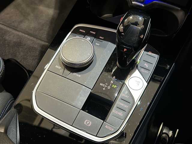 ＢＭＷ １１８ｉ Mスポーツ 新潟県 2021(令3)年 1.3万km グレー オプションカラー　ストームベイメタリック【C3N】/iDriveナビゲーション・パッケージ/・BMWライブ・コックピット/10.25インチ マルチ・ディスプレイ・メーター・パネル、/10.25インチ ワイド・コントロール・ディスプレイ/・HDDナビゲーション・システム【BT】/・BMWインテリジェント・パーソナル・アシスタント/・ETC DSRC/・BMWコネクテッド・ドライブ・プロフェッショナル/・Apple CarPlay/コンフォート・パッケージ/・オートマチック・テールゲート・オペレーション（オープン／クローズ）/・アクティブ・クルーズ・コントロール（ストップ&ゴー機能付）/・コンフォートアクセス/電動フロント・シート/ドライビングアシスト/・レーン・ディパーチャー・ウォーニング/・レーン・チェンジ・ウォーニング/・前車接近警告機能/・衝突回避・被害軽減ブレーキ/・後車衝突警告機能/・クロス・トラフィック・ウォーニング/・トラフィック・サイン・アシスト/パーキングアシスト/・パーク・ディスタンス・コントロール/・パーキング・アシスト/・リヤ・ビュー・カメラ/・リバース・アシスト/・パーク・ディスタンス・コントロール