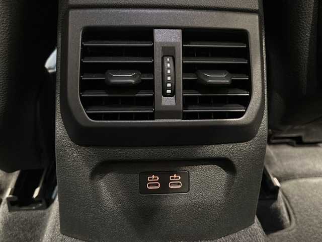 ＢＭＷ １１８ｉ Mスポーツ 新潟県 2021(令3)年 1.3万km グレー オプションカラー　ストームベイメタリック【C3N】/iDriveナビゲーション・パッケージ/・BMWライブ・コックピット/10.25インチ マルチ・ディスプレイ・メーター・パネル、/10.25インチ ワイド・コントロール・ディスプレイ/・HDDナビゲーション・システム【BT】/・BMWインテリジェント・パーソナル・アシスタント/・ETC DSRC/・BMWコネクテッド・ドライブ・プロフェッショナル/・Apple CarPlay/コンフォート・パッケージ/・オートマチック・テールゲート・オペレーション（オープン／クローズ）/・アクティブ・クルーズ・コントロール（ストップ&ゴー機能付）/・コンフォートアクセス/電動フロント・シート/ドライビングアシスト/・レーン・ディパーチャー・ウォーニング/・レーン・チェンジ・ウォーニング/・前車接近警告機能/・衝突回避・被害軽減ブレーキ/・後車衝突警告機能/・クロス・トラフィック・ウォーニング/・トラフィック・サイン・アシスト/パーキングアシスト/・パーク・ディスタンス・コントロール/・パーキング・アシスト/・リヤ・ビュー・カメラ/・リバース・アシスト/・パーク・ディスタンス・コントロール