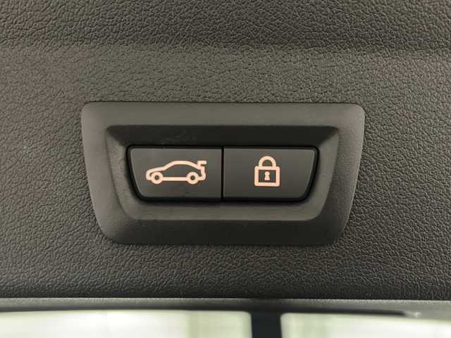 ＢＭＷ １１８ｉ Mスポーツ 新潟県 2021(令3)年 1.3万km グレー オプションカラー　ストームベイメタリック【C3N】/iDriveナビゲーション・パッケージ/・BMWライブ・コックピット/10.25インチ マルチ・ディスプレイ・メーター・パネル、/10.25インチ ワイド・コントロール・ディスプレイ/・HDDナビゲーション・システム【BT】/・BMWインテリジェント・パーソナル・アシスタント/・ETC DSRC/・BMWコネクテッド・ドライブ・プロフェッショナル/・Apple CarPlay/コンフォート・パッケージ/・オートマチック・テールゲート・オペレーション（オープン／クローズ）/・アクティブ・クルーズ・コントロール（ストップ&ゴー機能付）/・コンフォートアクセス/電動フロント・シート/ドライビングアシスト/・レーン・ディパーチャー・ウォーニング/・レーン・チェンジ・ウォーニング/・前車接近警告機能/・衝突回避・被害軽減ブレーキ/・後車衝突警告機能/・クロス・トラフィック・ウォーニング/・トラフィック・サイン・アシスト/パーキングアシスト/・パーク・ディスタンス・コントロール/・パーキング・アシスト/・リヤ・ビュー・カメラ/・リバース・アシスト/・パーク・ディスタンス・コントロール