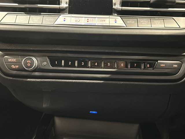 ＢＭＷ １１８ｉ Mスポーツ 新潟県 2021(令3)年 1.3万km グレー オプションカラー　ストームベイメタリック【C3N】/iDriveナビゲーション・パッケージ/・BMWライブ・コックピット/10.25インチ マルチ・ディスプレイ・メーター・パネル、/10.25インチ ワイド・コントロール・ディスプレイ/・HDDナビゲーション・システム【BT】/・BMWインテリジェント・パーソナル・アシスタント/・ETC DSRC/・BMWコネクテッド・ドライブ・プロフェッショナル/・Apple CarPlay/コンフォート・パッケージ/・オートマチック・テールゲート・オペレーション（オープン／クローズ）/・アクティブ・クルーズ・コントロール（ストップ&ゴー機能付）/・コンフォートアクセス/電動フロント・シート/ドライビングアシスト/・レーン・ディパーチャー・ウォーニング/・レーン・チェンジ・ウォーニング/・前車接近警告機能/・衝突回避・被害軽減ブレーキ/・後車衝突警告機能/・クロス・トラフィック・ウォーニング/・トラフィック・サイン・アシスト/パーキングアシスト/・パーク・ディスタンス・コントロール/・パーキング・アシスト/・リヤ・ビュー・カメラ/・リバース・アシスト/・パーク・ディスタンス・コントロール