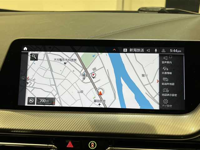 ＢＭＷ １１８ｉ Mスポーツ 新潟県 2021(令3)年 1.3万km グレー オプションカラー　ストームベイメタリック【C3N】/iDriveナビゲーション・パッケージ/・BMWライブ・コックピット/10.25インチ マルチ・ディスプレイ・メーター・パネル、/10.25インチ ワイド・コントロール・ディスプレイ/・HDDナビゲーション・システム【BT】/・BMWインテリジェント・パーソナル・アシスタント/・ETC DSRC/・BMWコネクテッド・ドライブ・プロフェッショナル/・Apple CarPlay/コンフォート・パッケージ/・オートマチック・テールゲート・オペレーション（オープン／クローズ）/・アクティブ・クルーズ・コントロール（ストップ&ゴー機能付）/・コンフォートアクセス/電動フロント・シート/ドライビングアシスト/・レーン・ディパーチャー・ウォーニング/・レーン・チェンジ・ウォーニング/・前車接近警告機能/・衝突回避・被害軽減ブレーキ/・後車衝突警告機能/・クロス・トラフィック・ウォーニング/・トラフィック・サイン・アシスト/パーキングアシスト/・パーク・ディスタンス・コントロール/・パーキング・アシスト/・リヤ・ビュー・カメラ/・リバース・アシスト/・パーク・ディスタンス・コントロール