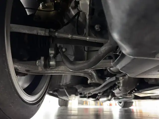 スバル ＷＲＸ ＳＴＩ STI タイプS 三重県 2014(平26)年 2.4万km クリスタルホワイトP プレミアムガソリン・ターボ/AWD/6F/【OP】純正 7インチナビ CN-LR700D/（FM/AM/CD/DVD/TV/iPod/USB/SD/MEMORY MUSIC/HDMI/VTR/ハンズフリー通話*）/バックカメラ/【OP】bremboブレーキキット フロント6pot/リヤ4pot者ブロックブレーキキャリパー/大型リヤスポイラー（タイプS標準）/HKS車高調『HIPERMAX S』＆2本出しマフラー『HI-POWER SPEC L II』/純正サス・マフラー車載/ETC/安全/・ABS/・トラクションコントロール/・サイド＆カーテンエアバッグシステム/装備/・ハーフレザーシート/・オートワイパー/・オートライト/・LEDヘッドライト/・左右独立オートエアコン/・SI-DRIVE/・パワーウインドウ/・パワーステアリング/・電動格納ドアミラー/・RAYS製 18インチ鍛造アルミホイール（18×8.5＋55）/・プッシュスタート/・スマートキーx2/・EJ20型 水平対向4気筒・DOHC16バルブターボエンジン/（カタログ値308HP/6400rpm、43.0kg・m/4400rpm）/・保/取/など/*：Bluetoothオーディオは再生不可