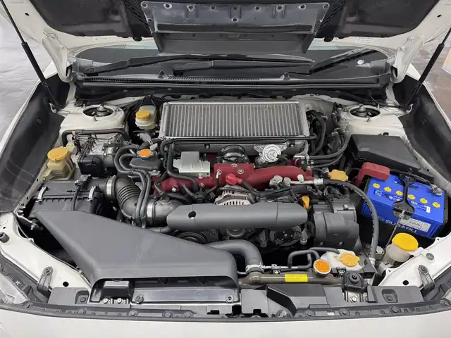 スバル ＷＲＸ ＳＴＩ STI タイプS 三重県 2014(平26)年 2.4万km クリスタルホワイトP プレミアムガソリン・ターボ/AWD/6F/【OP】純正 7インチナビ CN-LR700D/（FM/AM/CD/DVD/TV/iPod/USB/SD/MEMORY MUSIC/HDMI/VTR/ハンズフリー通話*）/バックカメラ/【OP】bremboブレーキキット フロント6pot/リヤ4pot者ブロックブレーキキャリパー/大型リヤスポイラー（タイプS標準）/HKS車高調『HIPERMAX S』＆2本出しマフラー『HI-POWER SPEC L II』/純正サス・マフラー車載/ETC/安全/・ABS/・トラクションコントロール/・サイド＆カーテンエアバッグシステム/装備/・ハーフレザーシート/・オートワイパー/・オートライト/・LEDヘッドライト/・左右独立オートエアコン/・SI-DRIVE/・パワーウインドウ/・パワーステアリング/・電動格納ドアミラー/・RAYS製 18インチ鍛造アルミホイール（18×8.5＋55）/・プッシュスタート/・スマートキーx2/・EJ20型 水平対向4気筒・DOHC16バルブターボエンジン/（カタログ値308HP/6400rpm、43.0kg・m/4400rpm）/・保/取/など/*：Bluetoothオーディオは再生不可