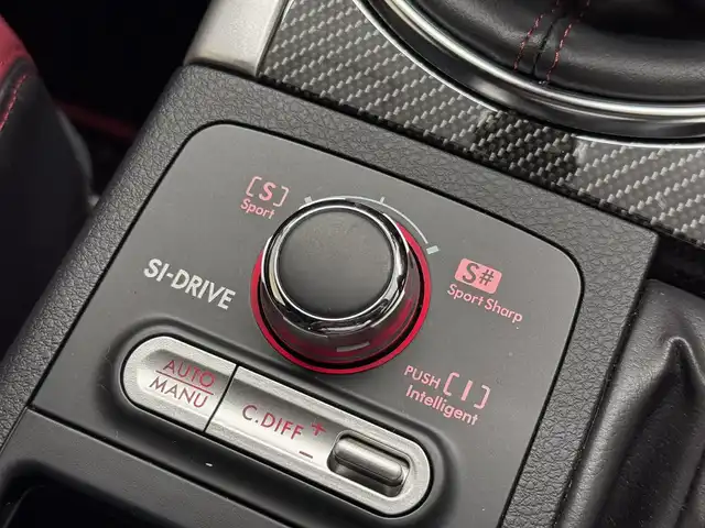 スバル ＷＲＸ ＳＴＩ STI タイプS 三重県 2014(平26)年 2.4万km クリスタルホワイトP プレミアムガソリン・ターボ/AWD/6F/【OP】純正 7インチナビ CN-LR700D/（FM/AM/CD/DVD/TV/iPod/USB/SD/MEMORY MUSIC/HDMI/VTR/ハンズフリー通話*）/バックカメラ/【OP】bremboブレーキキット フロント6pot/リヤ4pot者ブロックブレーキキャリパー/大型リヤスポイラー（タイプS標準）/HKS車高調『HIPERMAX S』＆2本出しマフラー『HI-POWER SPEC L II』/純正サス・マフラー車載/ETC/安全/・ABS/・トラクションコントロール/・サイド＆カーテンエアバッグシステム/装備/・ハーフレザーシート/・オートワイパー/・オートライト/・LEDヘッドライト/・左右独立オートエアコン/・SI-DRIVE/・パワーウインドウ/・パワーステアリング/・電動格納ドアミラー/・RAYS製 18インチ鍛造アルミホイール（18×8.5＋55）/・プッシュスタート/・スマートキーx2/・EJ20型 水平対向4気筒・DOHC16バルブターボエンジン/（カタログ値308HP/6400rpm、43.0kg・m/4400rpm）/・保/取/など/*：Bluetoothオーディオは再生不可