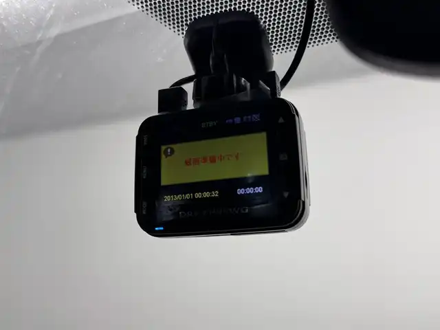 スバル ＷＲＸ ＳＴＩ STI タイプS 三重県 2014(平26)年 2.4万km クリスタルホワイトP プレミアムガソリン・ターボ/AWD/6F/【OP】純正 7インチナビ CN-LR700D/（FM/AM/CD/DVD/TV/iPod/USB/SD/MEMORY MUSIC/HDMI/VTR/ハンズフリー通話*）/バックカメラ/【OP】bremboブレーキキット フロント6pot/リヤ4pot者ブロックブレーキキャリパー/大型リヤスポイラー（タイプS標準）/HKS車高調『HIPERMAX S』＆2本出しマフラー『HI-POWER SPEC L II』/純正サス・マフラー車載/ETC/安全/・ABS/・トラクションコントロール/・サイド＆カーテンエアバッグシステム/装備/・ハーフレザーシート/・オートワイパー/・オートライト/・LEDヘッドライト/・左右独立オートエアコン/・SI-DRIVE/・パワーウインドウ/・パワーステアリング/・電動格納ドアミラー/・RAYS製 18インチ鍛造アルミホイール（18×8.5＋55）/・プッシュスタート/・スマートキーx2/・EJ20型 水平対向4気筒・DOHC16バルブターボエンジン/（カタログ値308HP/6400rpm、43.0kg・m/4400rpm）/・保/取/など/*：Bluetoothオーディオは再生不可