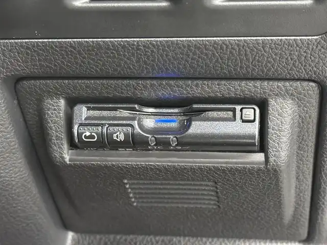 スバル ＷＲＸ ＳＴＩ STI タイプS 三重県 2014(平26)年 2.4万km クリスタルホワイトP プレミアムガソリン・ターボ/AWD/6F/【OP】純正 7インチナビ CN-LR700D/（FM/AM/CD/DVD/TV/iPod/USB/SD/MEMORY MUSIC/HDMI/VTR/ハンズフリー通話*）/バックカメラ/【OP】bremboブレーキキット フロント6pot/リヤ4pot者ブロックブレーキキャリパー/大型リヤスポイラー（タイプS標準）/HKS車高調『HIPERMAX S』＆2本出しマフラー『HI-POWER SPEC L II』/純正サス・マフラー車載/ETC/安全/・ABS/・トラクションコントロール/・サイド＆カーテンエアバッグシステム/装備/・ハーフレザーシート/・オートワイパー/・オートライト/・LEDヘッドライト/・左右独立オートエアコン/・SI-DRIVE/・パワーウインドウ/・パワーステアリング/・電動格納ドアミラー/・RAYS製 18インチ鍛造アルミホイール（18×8.5＋55）/・プッシュスタート/・スマートキーx2/・EJ20型 水平対向4気筒・DOHC16バルブターボエンジン/（カタログ値308HP/6400rpm、43.0kg・m/4400rpm）/・保/取/など/*：Bluetoothオーディオは再生不可