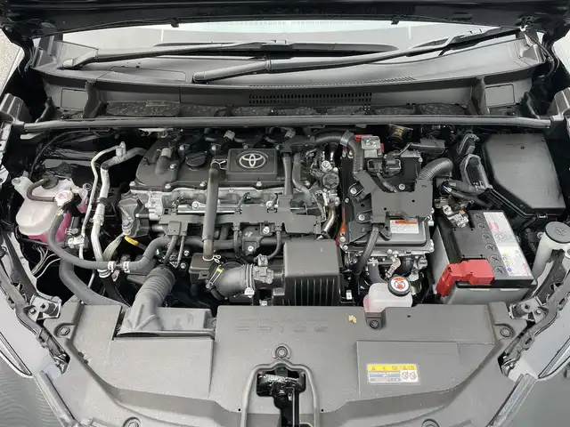 トヨタ プリウス U 滋賀県 2024(令6)年 1.4万km アティチュードブラックマイカ 純正ディスプレイオーディオ/・Bluetooth/フルセグ/・USB/Car Play/バックカメラ/革巻きステアリング/ステアリングリモコン/レーダークルコン/ETC2.0/オートリトラミラー/トヨタセーフティセンス/・レーンディパーチャーアラート/・プリクラッシュセーフティ/・パーキングサポートブレーキ/・クリアランスソナー/・ロードサインアシスト/オートハイビーム/LEDヘッドライト/スマートキー