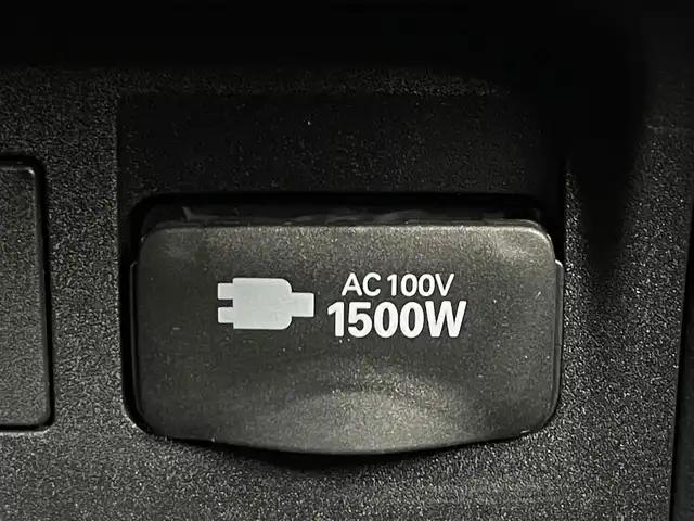 トヨタ プリウス U 滋賀県 2024(令6)年 1.4万km アティチュードブラックマイカ 純正ディスプレイオーディオ/・Bluetooth/フルセグ/・USB/Car Play/バックカメラ/革巻きステアリング/ステアリングリモコン/レーダークルコン/ETC2.0/オートリトラミラー/トヨタセーフティセンス/・レーンディパーチャーアラート/・プリクラッシュセーフティ/・パーキングサポートブレーキ/・クリアランスソナー/・ロードサインアシスト/オートハイビーム/LEDヘッドライト/スマートキー