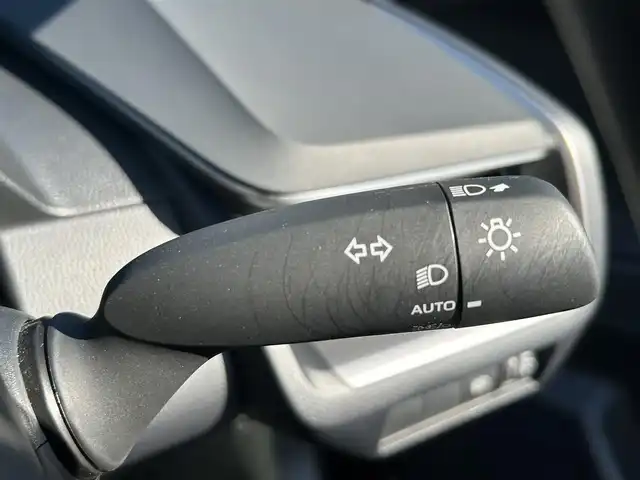 トヨタ プリウス U 熊本県 2024(令6)年 1.4万km アティチュードブラックマイカ 純正ディスプレイオーディオ/・AM/FM/BT/USB/Miracast/・フルセグTV/・バックカメラ/トヨタセーフティセンス/・レーンディパーチャーアラート/・プリクラッシュセーフティ/・パーキングサポートブレーキ/・クリアランスソナー/・ロードサインアシスト/革巻きステアリング/・ステアリングスイッチ/レーダークルーズコントロール/ETC2.0/ヘッドライトレべライザー/オートハイビーム/電動格納ミラー/・ウィンカーミラー/・オートリトラミラー/スマートキー/EVモード/ECOモード/POWERモード