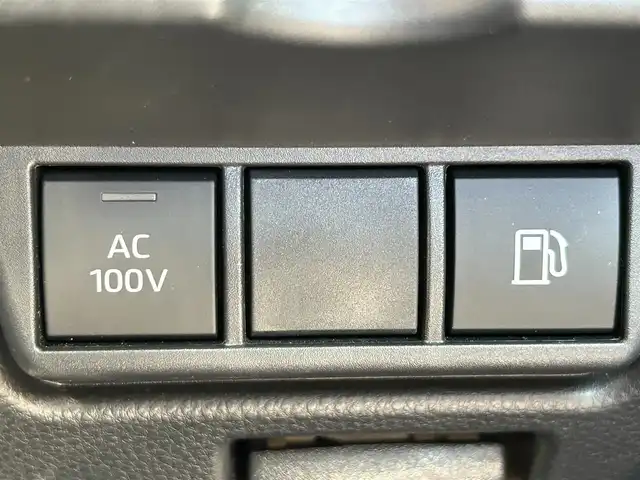 トヨタ プリウス U 熊本県 2024(令6)年 1.4万km アティチュードブラックマイカ 純正ディスプレイオーディオ/・AM/FM/BT/USB/Miracast/・フルセグTV/・バックカメラ/トヨタセーフティセンス/・レーンディパーチャーアラート/・プリクラッシュセーフティ/・パーキングサポートブレーキ/・クリアランスソナー/・ロードサインアシスト/革巻きステアリング/・ステアリングスイッチ/レーダークルーズコントロール/ETC2.0/ヘッドライトレべライザー/オートハイビーム/電動格納ミラー/・ウィンカーミラー/・オートリトラミラー/スマートキー/EVモード/ECOモード/POWERモード