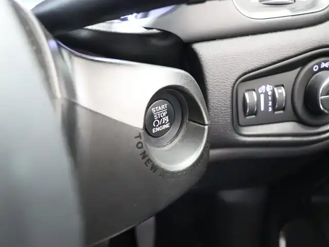 クライスラー・ジープ ジープ レネゲード リミテッド 静岡県 2019(平31)年 1.7万km ブラック 純正ナビ /フルセグTV /AppleCarPlay /バックカメラ /ACC LKA BSM /黒革シート /シートヒーター /ステアヒーター /前席パワーシート/LEDヘッドライト /コーナーセンサー /ETC /アイドリングストップ