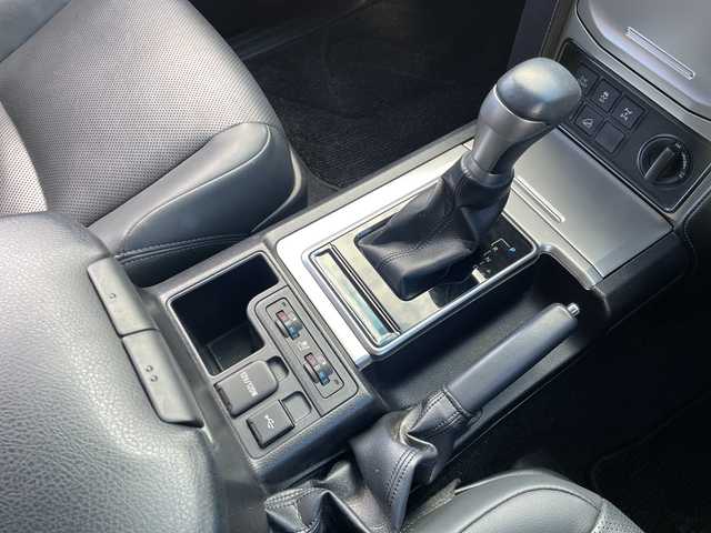 トヨタ ランドクルーザー プラド TX Lパッケージ 神奈川県 2021(令3)年 6.9万km アティチュードブラックマイカ ワンオーナー					/純正9インチメモリーナビ				/・DTV/BT/USB								/全方位カメラ	/クリアランスソナー/電動ムーンルーフ									/ブラックレザーシート/前席パワーシート					/前席シートヒーター/エアーシート					/ビルトインETC2.0					/ToyotaSafetySense					/・プリクラッシュセーフティ		/・レーンディパーチャーアラート/・ロードサインアシスト					/・オートマチックハイビーム					/ダウンヒルアシストコントロールシステム								/純正17インチAW				/オートライト					/純正LEDヘッドライト					/フロント/バックフォグ					/プッシュEgスタート/ストップ					/スマートキー×2/ターンランプ付オートリトラミラー/純正フロアマット/取扱説明書					/ナビ取扱説明書		/保証書付整備手帳