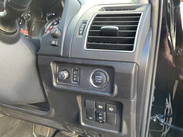 トヨタ ランドクルーザー プラド TX Lパッケージ 神奈川県 2021(令3)年 6.9万km アティチュードブラックマイカ ワンオーナー					/純正9インチメモリーナビ				/・DTV/BT/USB								/全方位カメラ	/クリアランスソナー/電動ムーンルーフ									/ブラックレザーシート/前席パワーシート					/前席シートヒーター/エアーシート					/ビルトインETC2.0					/ToyotaSafetySense					/・プリクラッシュセーフティ		/・レーンディパーチャーアラート/・ロードサインアシスト					/・オートマチックハイビーム					/ダウンヒルアシストコントロールシステム								/純正17インチAW				/オートライト					/純正LEDヘッドライト					/フロント/バックフォグ					/プッシュEgスタート/ストップ					/スマートキー×2/ターンランプ付オートリトラミラー/純正フロアマット/取扱説明書					/ナビ取扱説明書		/保証書付整備手帳