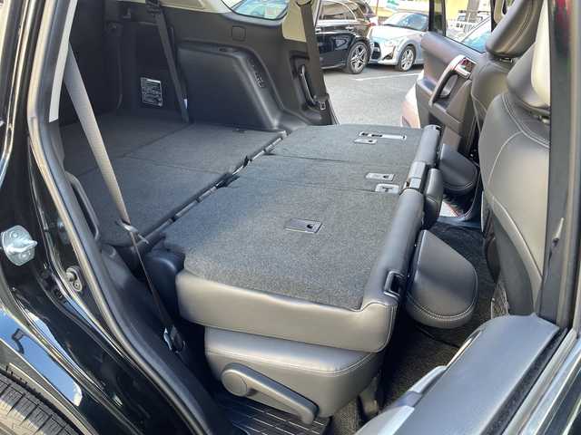 トヨタ ランドクルーザー プラド TX Lパッケージ 神奈川県 2021(令3)年 6.9万km アティチュードブラックマイカ ワンオーナー					/純正9インチメモリーナビ				/・DTV/BT/USB								/全方位カメラ	/クリアランスソナー/電動ムーンルーフ									/ブラックレザーシート/前席パワーシート					/前席シートヒーター/エアーシート					/ビルトインETC2.0					/ToyotaSafetySense					/・プリクラッシュセーフティ		/・レーンディパーチャーアラート/・ロードサインアシスト					/・オートマチックハイビーム					/ダウンヒルアシストコントロールシステム								/純正17インチAW				/オートライト					/純正LEDヘッドライト					/フロント/バックフォグ					/プッシュEgスタート/ストップ					/スマートキー×2/ターンランプ付オートリトラミラー/純正フロアマット/取扱説明書					/ナビ取扱説明書		/保証書付整備手帳