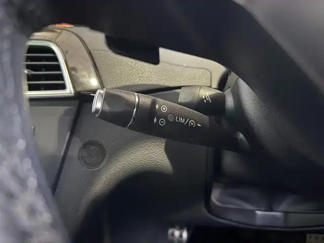 メルセデス・ベンツ Ｃ２００ ブルーエフィシェンシーW AVG 京都府 2012(平24)年 8.9万km ファイアオパール 純正マルチナビ、地デジ/パドルシフト/ステアリングスイッチ/パドルシフト/オートライト/クルーズコントロール/バックカメラ/ディスチャージ/保証書/取扱説明書