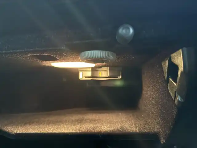 メルセデス・ベンツ Ｃ２００ ブルーエフィシェンシーW AVG 京都府 2012(平24)年 8.9万km ファイアオパール 純正マルチナビ、地デジ/パドルシフト/ステアリングスイッチ/パドルシフト/オートライト/クルーズコントロール/バックカメラ/ディスチャージ/保証書/取扱説明書