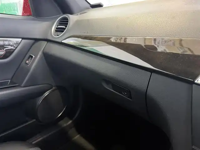 メルセデス・ベンツ Ｃ２００ ブルーエフィシェンシーW AVG 京都府 2012(平24)年 8.9万km ファイアオパール 純正マルチナビ、地デジ/パドルシフト/ステアリングスイッチ/パドルシフト/オートライト/クルーズコントロール/バックカメラ/ディスチャージ/保証書/取扱説明書