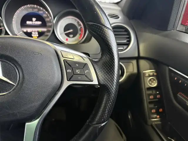 メルセデス・ベンツ Ｃ２００ ブルーエフィシェンシーW AVG 京都府 2012(平24)年 8.9万km ファイアオパール 純正マルチナビ、地デジ/パドルシフト/ステアリングスイッチ/パドルシフト/オートライト/クルーズコントロール/バックカメラ/ディスチャージ/保証書/取扱説明書