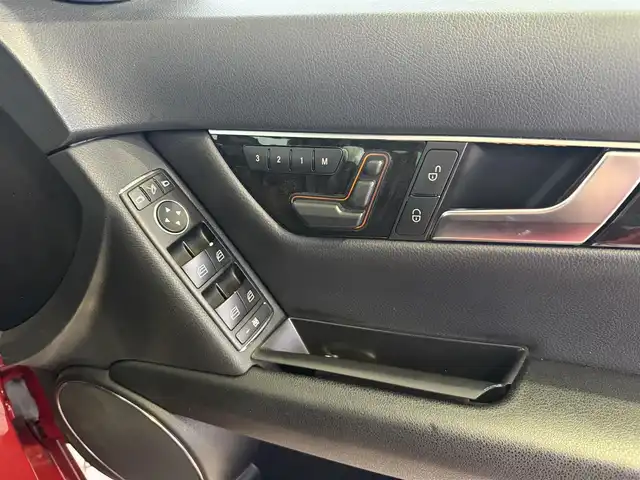 メルセデス・ベンツ Ｃ２００ ブルーエフィシェンシーW AVG 京都府 2012(平24)年 8.9万km ファイアオパール 純正マルチナビ、地デジ/パドルシフト/ステアリングスイッチ/パドルシフト/オートライト/クルーズコントロール/バックカメラ/ディスチャージ/保証書/取扱説明書