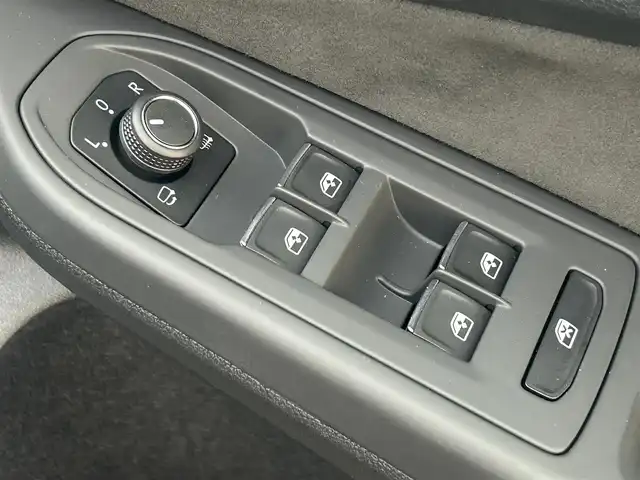 フォルクスワーゲン ＶＷ ゴルフ ＧＴＩ 茨城県 2022(令4)年 1.9万km ドルフィングレーメタリック ワンオーナー/レッドブレーキキャリパー/Wスマホチャージ/前後ドラレコ/ハンドルヒーター/前席シートヒーター/Rプライバシーガラス/LEDマトリクスヘッドライト/前後コーナーセンサー/デジタルコックピットプロ/ディスカバープロ/アップルカープレイ/フルセグTV/ETC2.0/Bカメラ