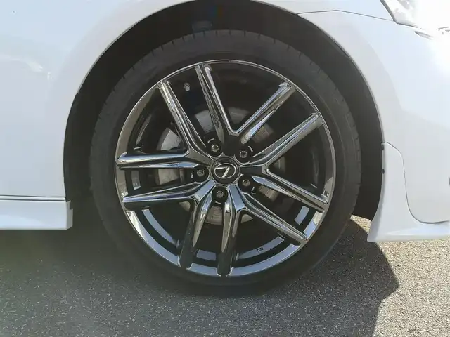 レクサス ＩＳ 300h Fスポーツ 茨城県 2020(令2)年 3.2万km ホワイトノーヴァガラスフレーク 純正ナビ/【AM・FM・DISC・SD・USB・BT・AUX・TV】/サンルーフ/パワーシート/シートメモリ/シートヒーター/エアシート/ステアリングヒーター/レーダークルコン/Bカメラ/ETC2.0/前後コーナーセンサー/パドルシフト/ステリモ/前後ドラレコ/オートライト/LEDライト/純正フロアマット/純正アルミホイール