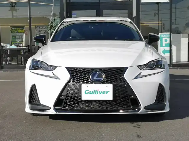 レクサス ＩＳ 300h Fスポーツ 茨城県 2020(令2)年 3.2万km ホワイトノーヴァガラスフレーク 純正ナビ/【AM・FM・DISC・SD・USB・BT・AUX・TV】/サンルーフ/パワーシート/シートメモリ/シートヒーター/エアシート/ステアリングヒーター/レーダークルコン/Bカメラ/ETC2.0/前後コーナーセンサー/パドルシフト/ステリモ/前後ドラレコ/オートライト/LEDライト/純正フロアマット/純正アルミホイール