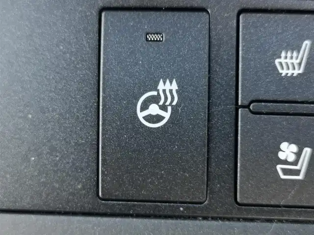 レクサス ＩＳ 300h Fスポーツ 茨城県 2020(令2)年 3.2万km ホワイトノーヴァガラスフレーク 純正ナビ/【AM・FM・DISC・SD・USB・BT・AUX・TV】/サンルーフ/パワーシート/シートメモリ/シートヒーター/エアシート/ステアリングヒーター/レーダークルコン/Bカメラ/ETC2.0/前後コーナーセンサー/パドルシフト/ステリモ/前後ドラレコ/オートライト/LEDライト/純正フロアマット/純正アルミホイール