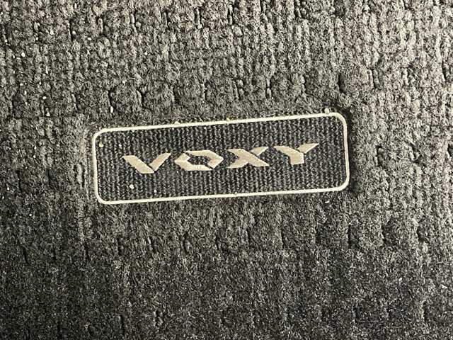 トヨタ ヴォクシー S－G 群馬県 2024(令6)年 1.9万km ホワイトパールクリスタルシャイン 純正１２．３型後席モニター　純正１０．５型ナビ　全周囲カメラ　フルセグＴＶ　アドバンストパーク　ＥＴＣ２．０　ドラレコ　追従クルーズコントロール　シートヒーター　両側電動スライドドア　ＷＡＣ　禁煙車