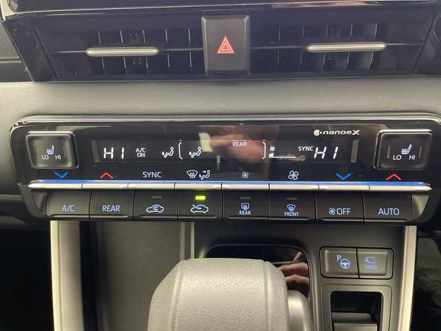 トヨタ ヴォクシー S－G 群馬県 2024(令6)年 1.9万km ホワイトパールクリスタルシャイン 純正１２．３型後席モニター　純正１０．５型ナビ　全周囲カメラ　フルセグＴＶ　アドバンストパーク　ＥＴＣ２．０　ドラレコ　追従クルーズコントロール　シートヒーター　両側電動スライドドア　ＷＡＣ　禁煙車