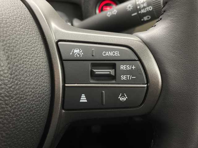 ホンダ フリード ハイブリット e:HEV AIR EX 茨城県 2025(令7)年 0.6万km プラチナホワイトパール 純正ディスプレイオーディオ　バックモニター　衝突軽減ブレーキ　両側電動スライドドア　シートヒーター　追従クルコン　ドライブレコーダー　ビルトインＥＴＣ　スマートキ―　ＬＥＤライト　オートライト　禁煙車