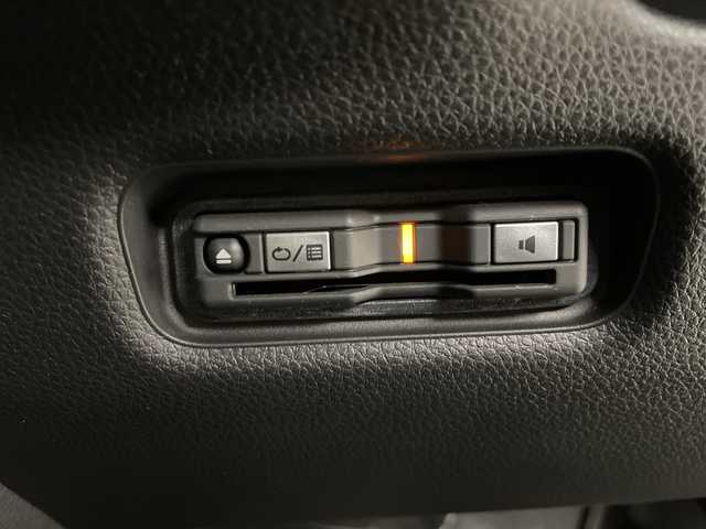 ホンダ フリード ハイブリット e:HEV AIR EX 茨城県 2025(令7)年 0.6万km プラチナホワイトパール 純正ディスプレイオーディオ　バックモニター　衝突軽減ブレーキ　両側電動スライドドア　シートヒーター　追従クルコン　ドライブレコーダー　ビルトインＥＴＣ　スマートキ―　ＬＥＤライト　オートライト　禁煙車