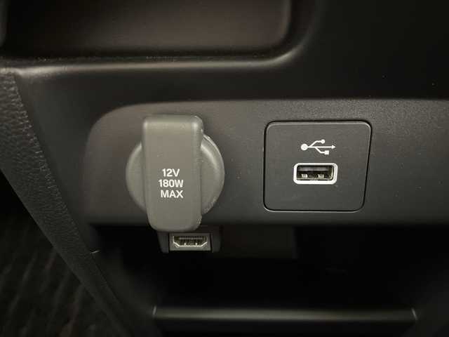 ホンダ フリード ハイブリット e:HEV AIR EX 茨城県 2025(令7)年 0.6万km プラチナホワイトパール 純正ディスプレイオーディオ　バックモニター　衝突軽減ブレーキ　両側電動スライドドア　シートヒーター　追従クルコン　ドライブレコーダー　ビルトインＥＴＣ　スマートキ―　ＬＥＤライト　オートライト　禁煙車