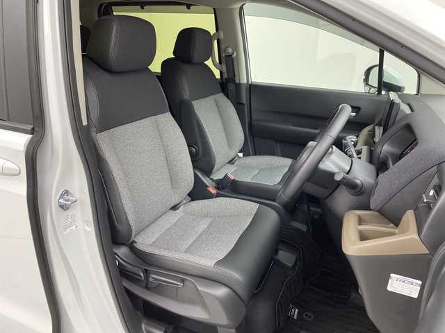 ホンダ フリード ハイブリット e:HEV AIR EX 茨城県 2025(令7)年 0.6万km プラチナホワイトパール 純正ディスプレイオーディオ　バックモニター　衝突軽減ブレーキ　両側電動スライドドア　シートヒーター　追従クルコン　ドライブレコーダー　ビルトインＥＴＣ　スマートキ―　ＬＥＤライト　オートライト　禁煙車