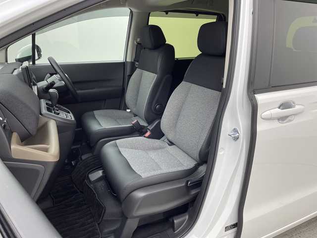 ホンダ フリード ハイブリット e:HEV AIR EX 茨城県 2025(令7)年 0.6万km プラチナホワイトパール 純正ディスプレイオーディオ　バックモニター　衝突軽減ブレーキ　両側電動スライドドア　シートヒーター　追従クルコン　ドライブレコーダー　ビルトインＥＴＣ　スマートキ―　ＬＥＤライト　オートライト　禁煙車