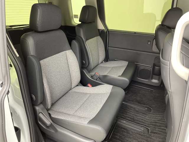 ホンダ フリード ハイブリット e:HEV AIR EX 茨城県 2025(令7)年 0.6万km プラチナホワイトパール 純正ディスプレイオーディオ　バックモニター　衝突軽減ブレーキ　両側電動スライドドア　シートヒーター　追従クルコン　ドライブレコーダー　ビルトインＥＴＣ　スマートキ―　ＬＥＤライト　オートライト　禁煙車