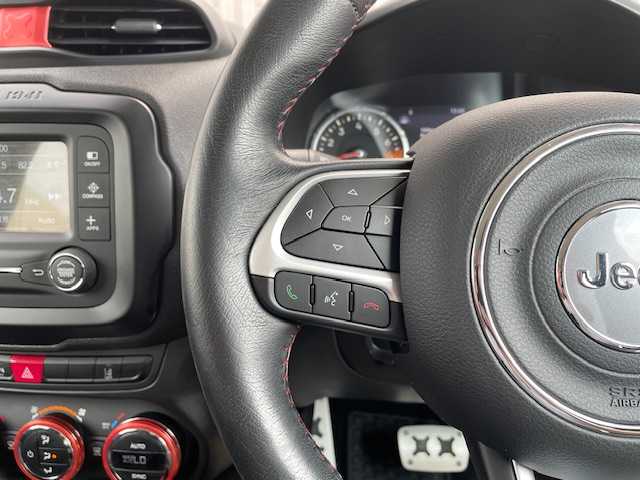 クライスラー・ジープ ジープ レネゲード トレイルホーク 青森県 2017(平29)年 4.5万km 黒 4WD/純正ディスプレイオーディオ/AUX/USB/Bluetooth/バックカメラ/ETC/クルーズコントロール/コーナーセンサー/MTモード付きAT/ダウンヒルアシスト/レーンキープ/スマートキー/プッシュスタート/キセノンヘッドライト/オートライト/フォグランプ/社外17インチアルミホイール
