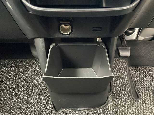 三菱 ｅＫクロススペース M 秋田県 2021(令3)年 1.1万km アメジストブラック 4WD/両側スライドドア/ステアリングスイッチ/前席シートヒーター/電動格納ミラー/社外フロアマット/純正ホイールキャップ/コーナーセンサー/LEDライト/オートライト/オートハイビーム/リモコンキー