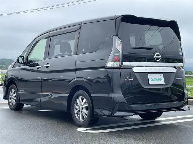 日産 セレナ e－パワー ハイウェイスター V 佐賀県 2018(平30)年 7.7万km ダイヤモンドブラック 純正9インチSDナビゲーション/・フルセグTV/CD/DVD/SD/Bluetooth/アラウンドビューモニター/前方ドライブレコーダー/ビルトインETC/インテリジェントルームミラー/後席エアコン/両側パワースライドドア/電子パーキングブレーキ/AUTO HOLD機能/合皮シート/D＋N席シートヒーター/後席用サイドサンシェード/ISOFIX対応/革巻きステアリング/ステアリングヒーター/ステアリングリモコン/純正15インチアルミホイール/純正LEDヘッドライト/純正フォグランプ/純正フロアマット/純正ドアバイザ―/新車保証書/取扱説明書/スペアキー１本/セーフティパックB/・インテリジェントクルーズコントロール/・エマージェンシーブレーキ/・レーンディパーチャーワーニング/・ブラインドスポットワーニング/・クリアランスソナー/・標識認識機能